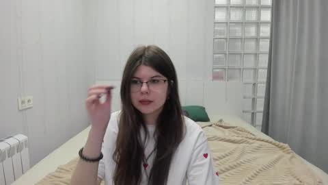 cutie_lory online show from February 19, 2025, 1:29 am