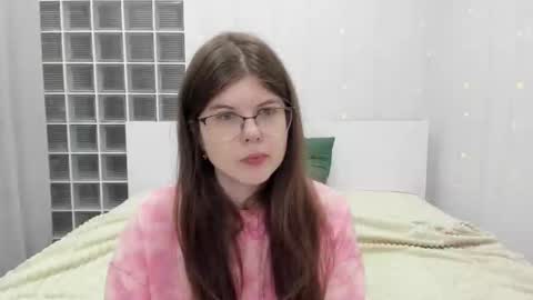 cutie_lory online show from March 2, 2025, 1:36 am