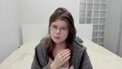 cutie_lory online show from March 10, 2025, 4:38 am