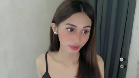 Snapshot of cutie_mitcha chatting on March 9, 2025, 1:35 am cutie_mitcha online show from March 9, 2025, 1:35 am