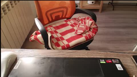 cutie_peach online show from October 21, 2025, 12:17 pm