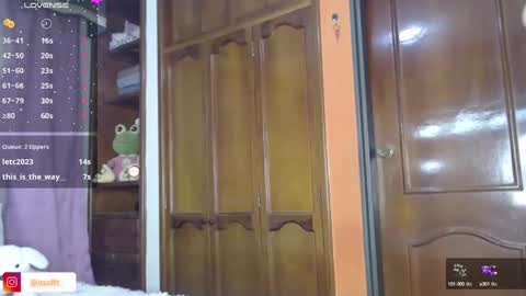 Snapshot of cuttebabe_ chatting on January 19, 2025, 11:32 pm Sophia online show from January 19, 2025, 11:32 pm