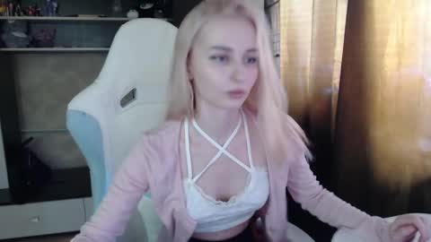 Cutti Crystal online show from April 1, 2026, 8:48 am