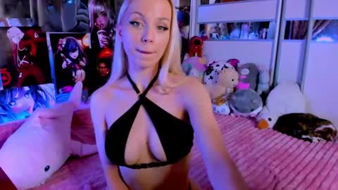 Snapshot of cuttie_ponyy chatting on January 28, 2025, 12:26 am Nora online show from January 28, 2025, 12:26 am