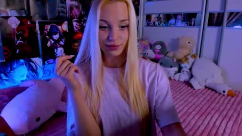 Snapshot of cuttie_ponyy chatting on November 6, 2025, 9:26 pm Nora online show from November 6, 2025, 9:26 pm