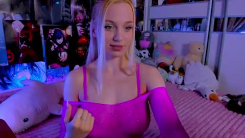 Snapshot of cuttie_ponyy chatting on July 20, 2026, 8:11 pm Nora online show from July 20, 2026, 8:11 pm