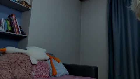 cuttiebunny online show from January 5, 2025, 11:55 pm