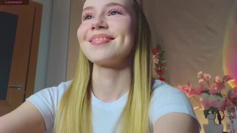 Snapshot of cuute_angell chatting on January 16, 2025, 4:50 pm Virginia See you on Sunday online show from January 16, 2025, 4:50 pm