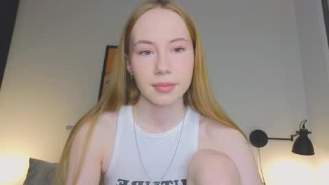 Snapshot of cuute_angell chatting on October 7, 2025, 5:10 pm Virginia See you on Sunday online show from October 7, 2025, 5:10 pm