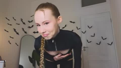 Snapshot of cuute_angell chatting on October 30, 2025, 5:13 pm Virginia See you on Sunday online show from October 30, 2025, 5:13 pm