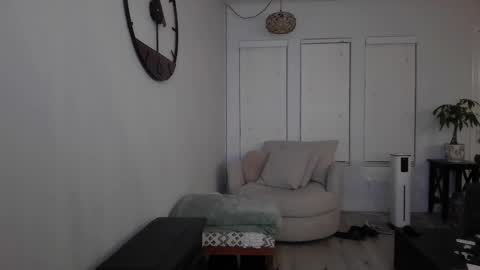 Snapshot of cwbym chatting on December 21, 2025, 6:53 am cwbym online show from December 21, 2025, 6:53 am