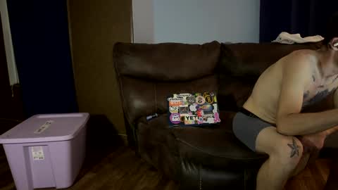 cworld9709321 online show from October 6, 2025, 5:27 am