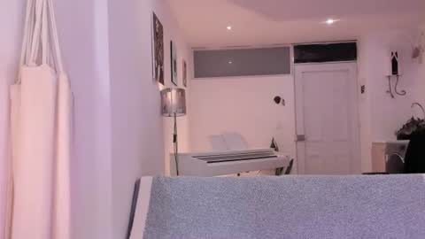 Snapshot of cyan_xo chatting on July 9, 2026, 12:04 am Cyan online show from July 9, 2026, 12:04 am