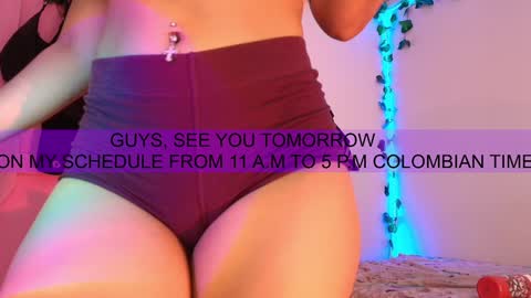 Camila online show from December 17, 2024, 10:32 pm