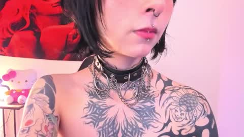 Snapshot of cyberia____________________ chatting on October 22, 2025, 4:24 am cel I am independent Help me reach 200 thumbs up uwu online show from October 22, 2025, 4:24 am