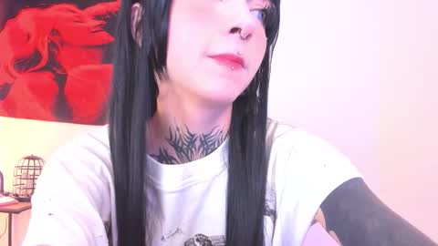 Snapshot of cyberia____________________ chatting on November 4, 2025, 1:59 am cel I am independent Help me reach 200 thumbs up uwu online show from November 4, 2025, 1:59 am