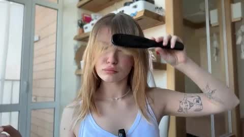 Im Emi streaming with my friend Reyna today online show from April 17, 2026, 11:24 am