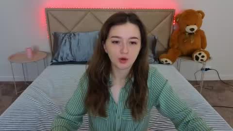 Cyrena online show from May 10, 2026, 5:34 am