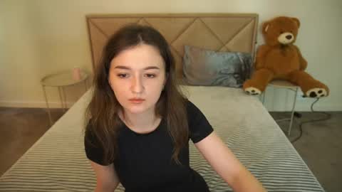 Cyrena online show from May 27, 2026, 5:48 am