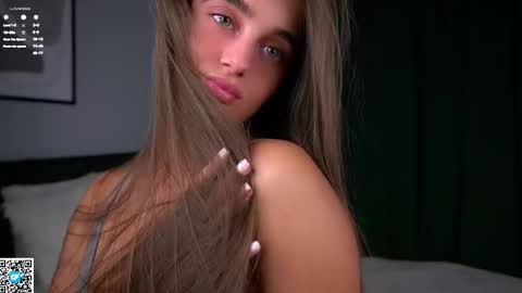 Isabella online show from November 9, 2025, 1:04 am