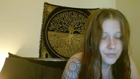 Snapshot of d_a_i_s_y chatting on March 5, 2025, 6:23 pm Daisy online show from March 5, 2025, 6:23 pm