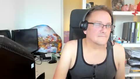 Snapshot of d_i_v_i_t_i_a_c_u_s chatting on December 1, 2025, 7:46 am d_i_v_i_t_i_a_c_u_s online show from December 1, 2025, 7:46 am