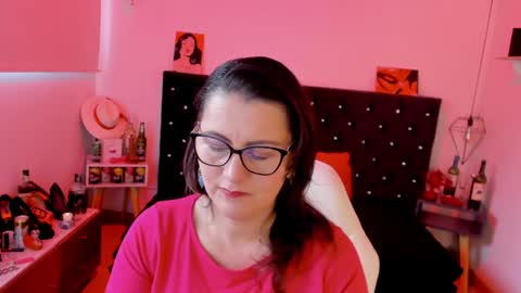 Snapshot of d_martii chatting on January 23, 2025, 11:48 am Mia online show from January 23, 2025, 11:48 am