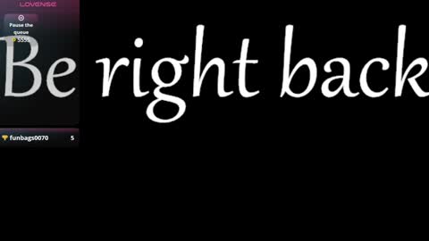 Snapshot of d_martii chatting on January 25, 2025, 2:25 pm Mia online show from January 25, 2025, 2:25 pm