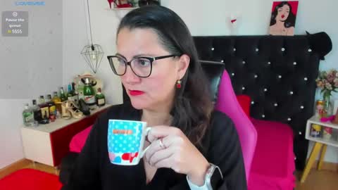 Snapshot of d_martii chatting on March 10, 2025, 12:37 pm Mia online show from March 10, 2025, 12:37 pm