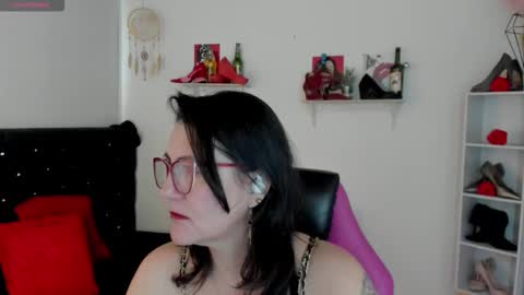 Snapshot of d_martii chatting on September 20, 2025, 11:22 am Mia online show from September 20, 2025, 11:22 am