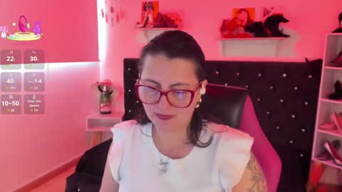 Snapshot of d_martii chatting on October 2, 2025, 1:40 pm Mia online show from October 2, 2025, 1:40 pm