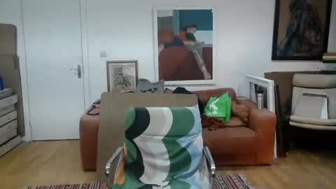 Snapshot of d_w_londonboy chatting on December 16, 2024, 2:04 am d w londonboy online show from December 16, 2024, 2:04 am