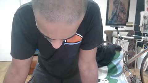 Snapshot of d_w_londonboy chatting on December 17, 2024, 10:54 pm d w londonboy online show from December 17, 2024, 10:54 pm