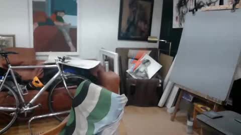 Snapshot of d_w_londonboy chatting on December 18, 2024, 11:13 am d w londonboy online show from December 18, 2024, 11:13 am