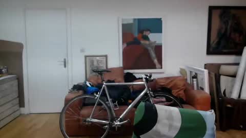 Snapshot of d_w_londonboy chatting on December 19, 2024, 6:56 am d w londonboy online show from December 19, 2024, 6:56 am