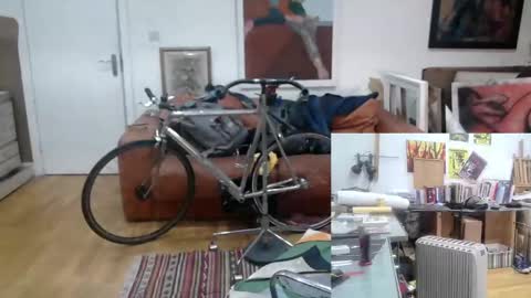 Snapshot of d_w_londonboy chatting on December 20, 2024, 9:11 am d w londonboy online show from December 20, 2024, 9:11 am