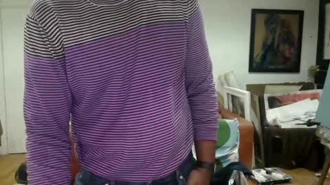 Snapshot of d_w_londonboy chatting on December 22, 2024, 2:28 am d w londonboy online show from December 22, 2024, 2:28 am