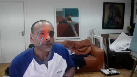 Snapshot of d_w_londonboy chatting on December 22, 2024, 5:45 am d w londonboy online show from December 22, 2024, 5:45 am