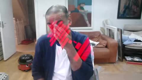 Snapshot of d_w_londonboy chatting on December 23, 2024, 8:14 pm d w londonboy online show from December 23, 2024, 8:14 pm