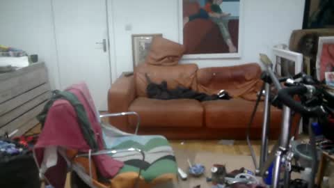 Snapshot of d_w_londonboy chatting on January 6, 2025, 12:13 pm d w londonboy online show from January 6, 2025, 12:13 pm