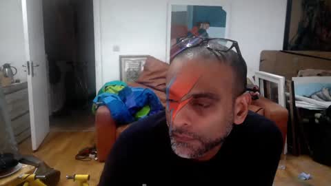 Snapshot of d_w_londonboy chatting on January 18, 2025, 5:04 pm d w londonboy online show from January 18, 2025, 5:04 pm