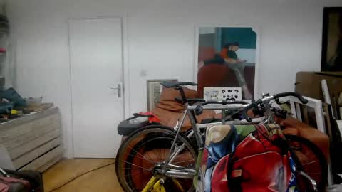 Snapshot of d_w_londonboy chatting on February 3, 2025, 5:51 am d w londonboy online show from February 3, 2025, 5:51 am