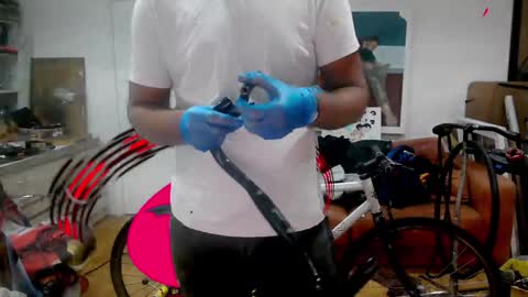 Snapshot of d_w_londonboy chatting on February 4, 2025, 6:49 pm d w londonboy online show from February 4, 2025, 6:49 pm