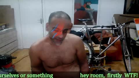 Snapshot of d_w_londonboy chatting on February 7, 2025, 8:10 pm d w londonboy online show from February 7, 2025, 8:10 pm