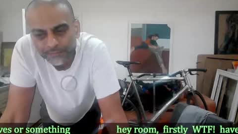 Snapshot of d_w_londonboy chatting on February 14, 2025, 3:26 pm d w londonboy online show from February 14, 2025, 3:26 pm