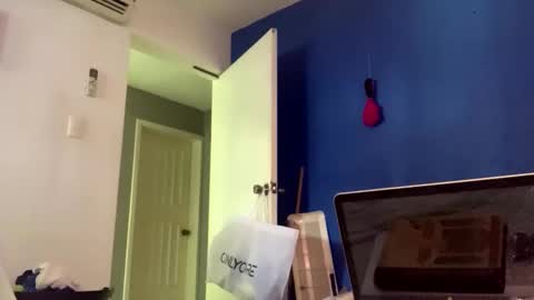 Jewbb online show from October 19, 2025, 2:29 pm