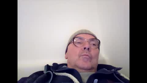 Snapshot of daddy91964 chatting on December 5, 2024, 8:44 pm daddy91964 online show from December 5, 2024, 8:44 pm