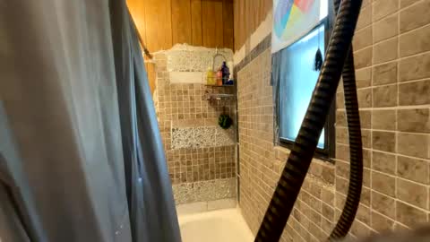 Snapshot of daddydic120402 chatting on October 18, 2025, 4:19 pm daddydic120402 online show from October 18, 2025, 4:19 pm