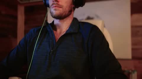 Snapshot of daddydoesit69 chatting on December 28, 2024, 3:58 am Leo online show from December 28, 2024, 3:58 am