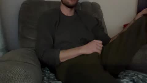 Snapshot of daddydoesit69 chatting on January 3, 2025, 3:05 am Leo online show from January 3, 2025, 3:05 am